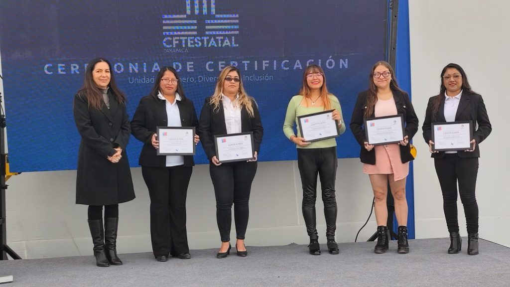 Certifican a jóvenes del programa Mujeres, Derechos Sexuales y Reproductivos en Tarapacá