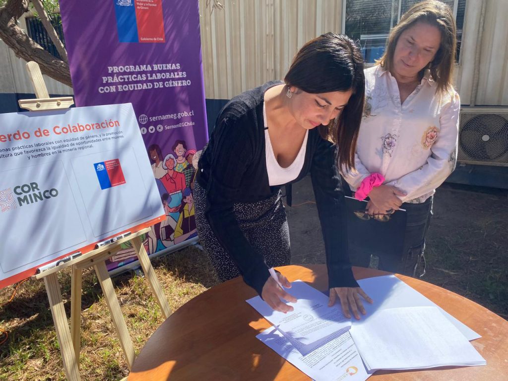 Fortaleciendo la igualdad de género en la minería: SernamEG Coquimbo y CORMINCO firman histórico convenio