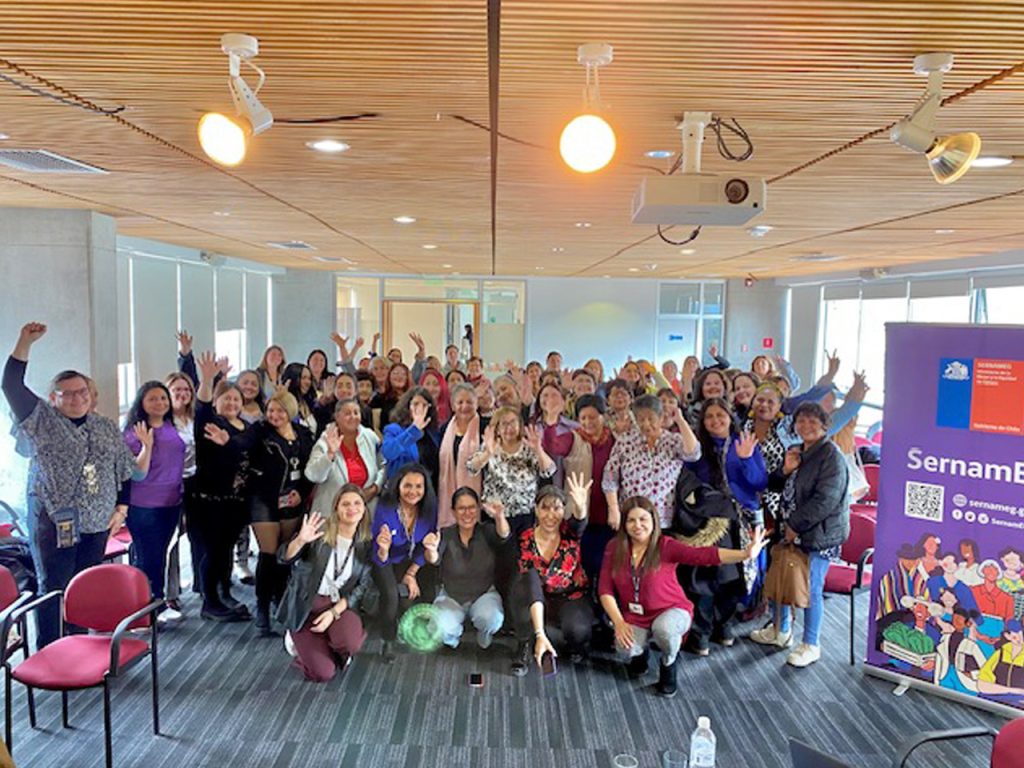 SernamEG Los Ríos culmina actividades del 8M en Valdivia con un encuentro masivo de mujeres