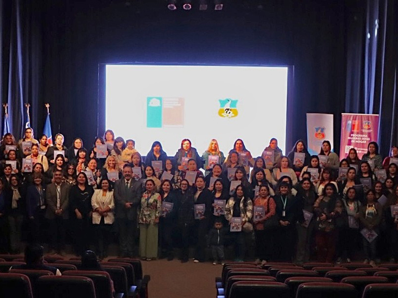 Más de 70 copiapinas se reúnen en el lanzamiento del Programa Mujeres Jefas de Hogar de SernamEG y la Municipalidad local