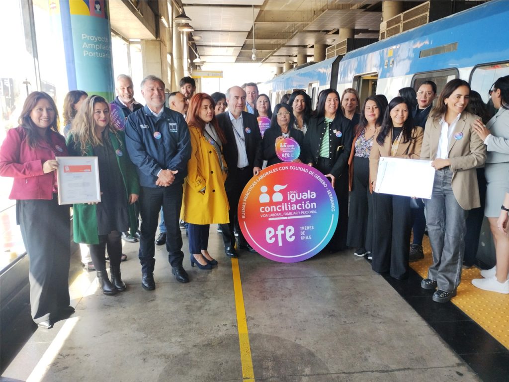 SernamEG entrega Sello Iguala-Conciliación a la Empresa de Ferrocarriles del Estado de Valparaíso