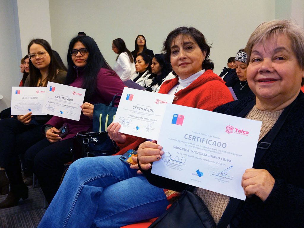 90 participantes del Programa Mujeres Jefas de Hogar de Talca egresaron tras un año de aprendizaje
