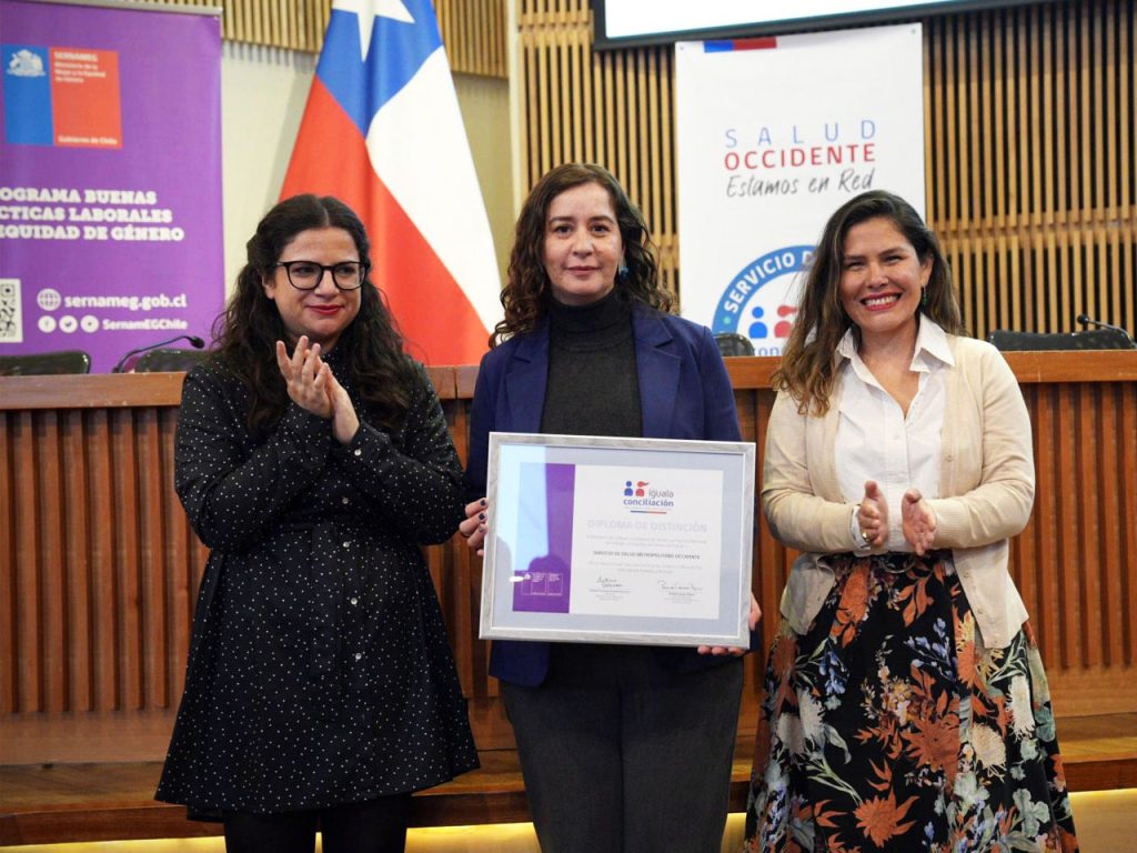 Servicio de Salud Metropolitano Occidente recibe Sello Iguala Conciliación que otorga el SernamEG