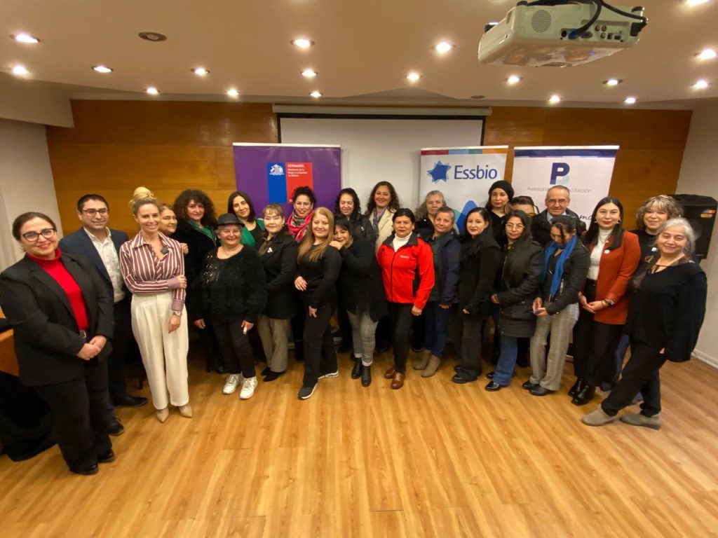 Mujeres Gasfiter de SernamEG y Essbio: 18 jefas de hogar inician capacitación en oficio tradicionalmente masculino