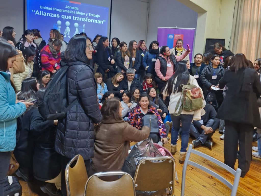 Más de mil mujeres son parte del programa 4 a 7 en la región de Valparaíso