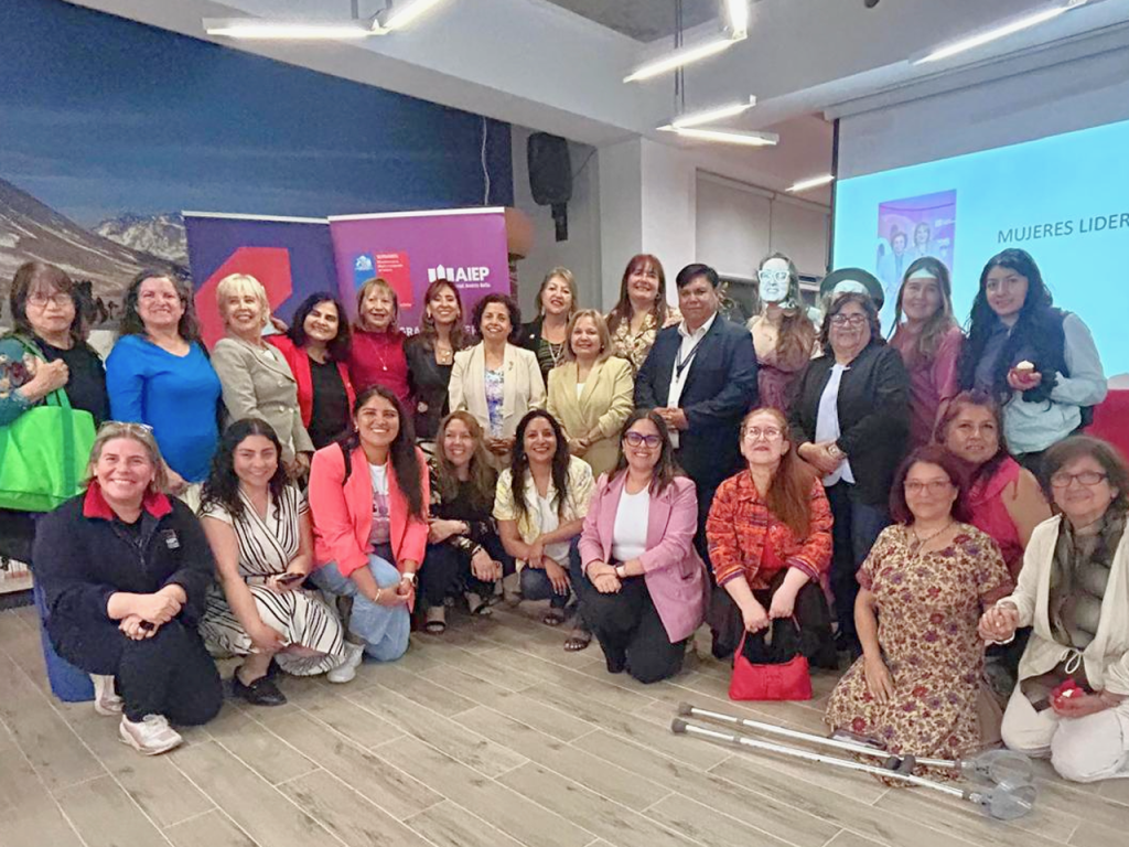 Certifican a mujeres líderes de la Región de Antofagasta e invitan a proceso de postulación 2026