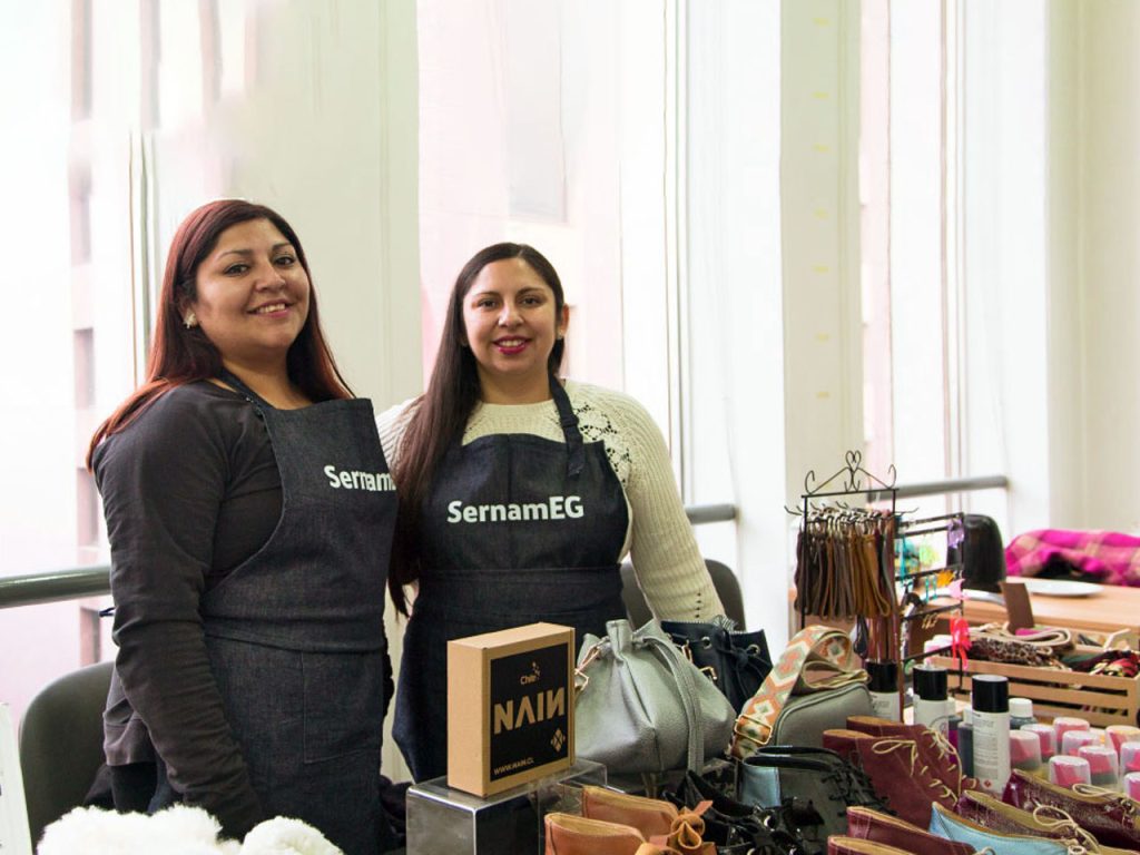 SernamEG RM da el vamos a la Academia Mujer Emprende 2026
