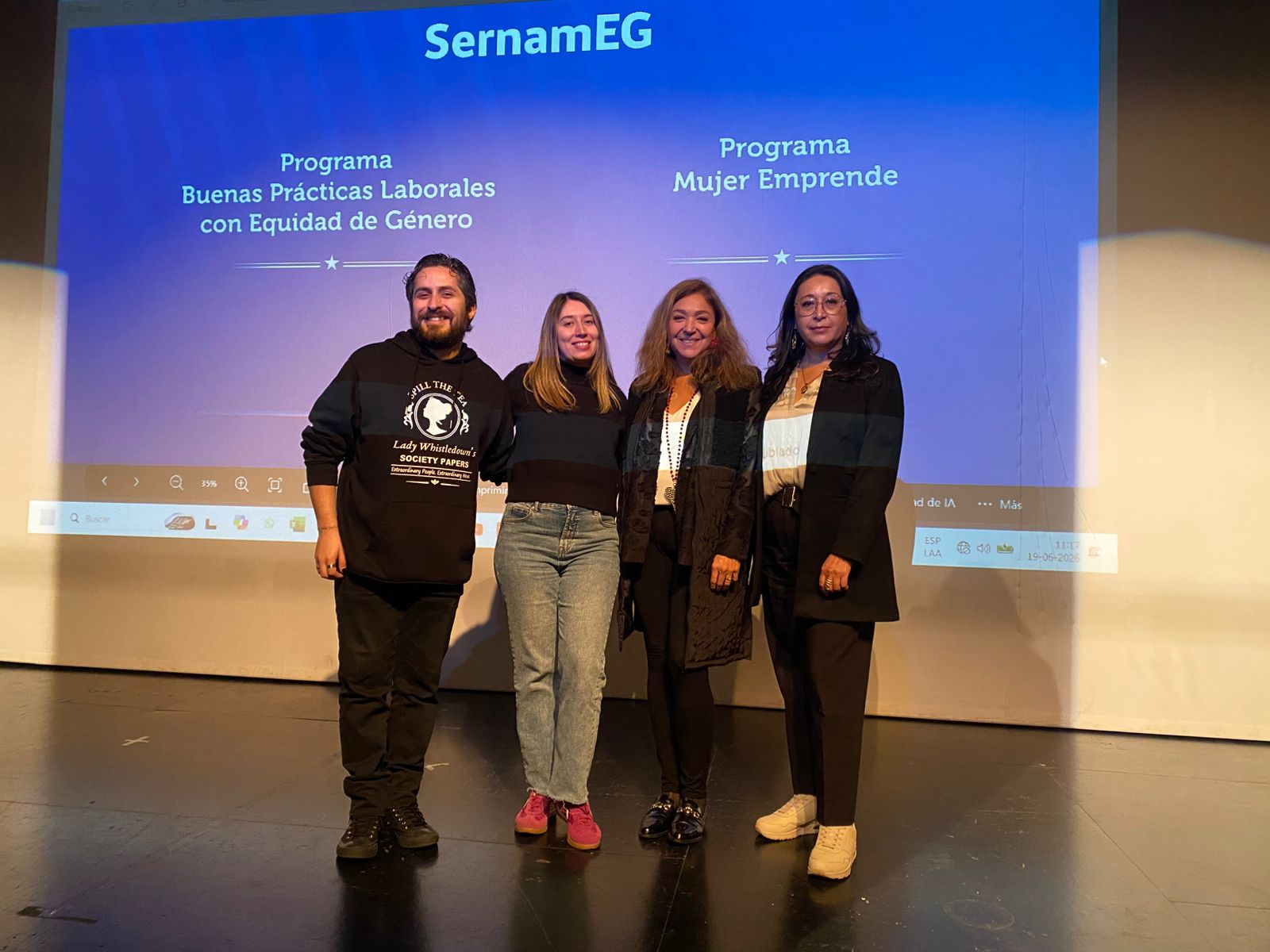 Empresas públicas y privadas conocieron trabajo del Programa Mujer Emprende en la RM