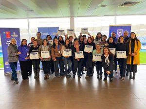 Participantes del Programa Mujeres Jefas de Hogar de Concepción se certifican en técnicas de atención domiciliaria