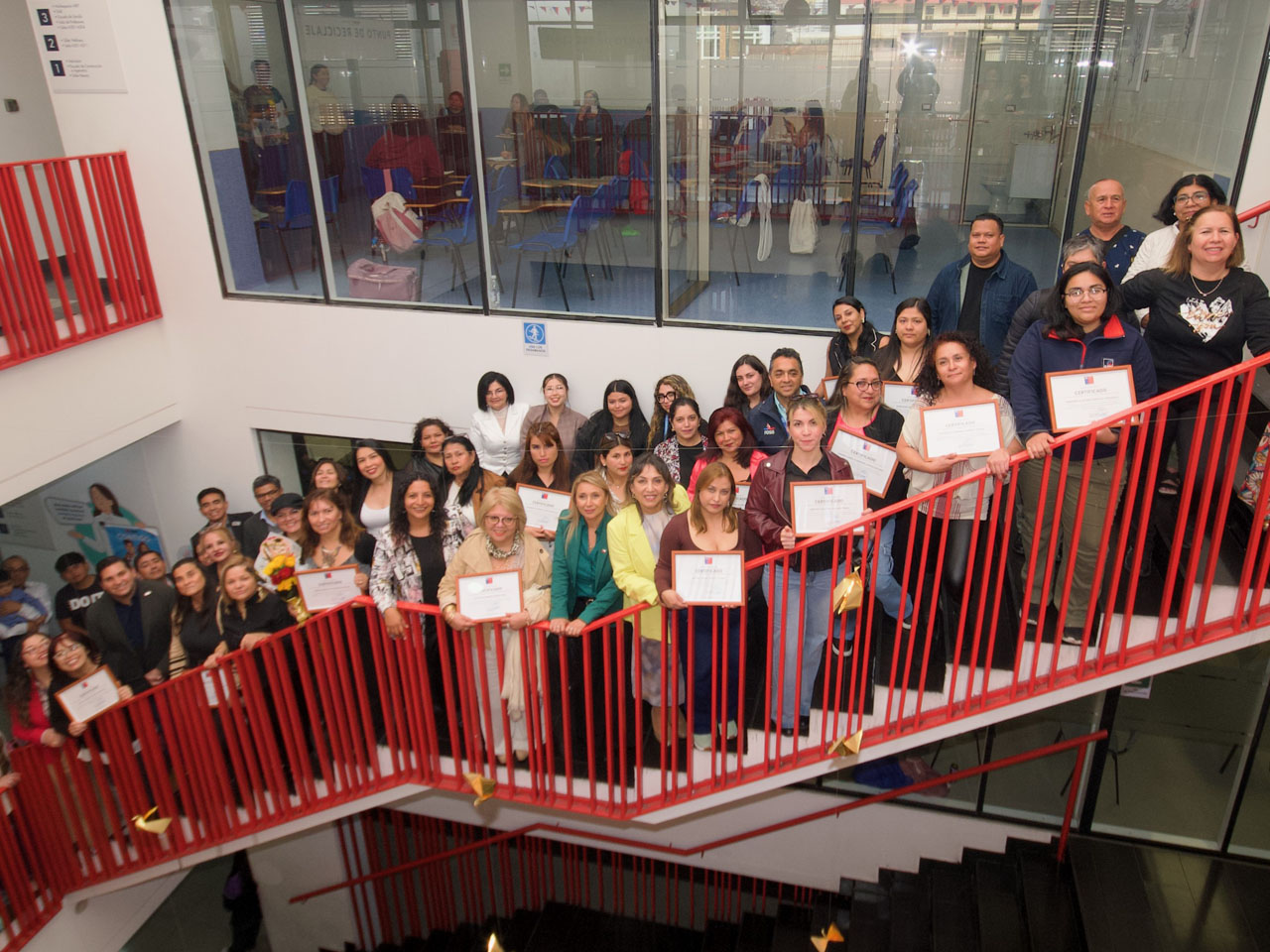 Mujeres de seis comunas finalizaron exitosamente capacitación para fortalecer sus emprendimientos