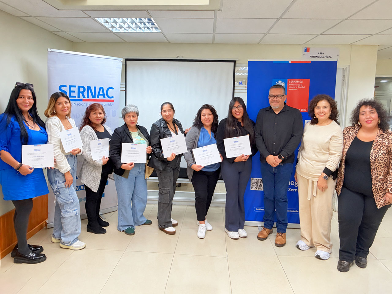 Mujeres Jefas de Hogar adquieren nuevas herramientas para una mejor toma de decisiones financieras y de consumo
